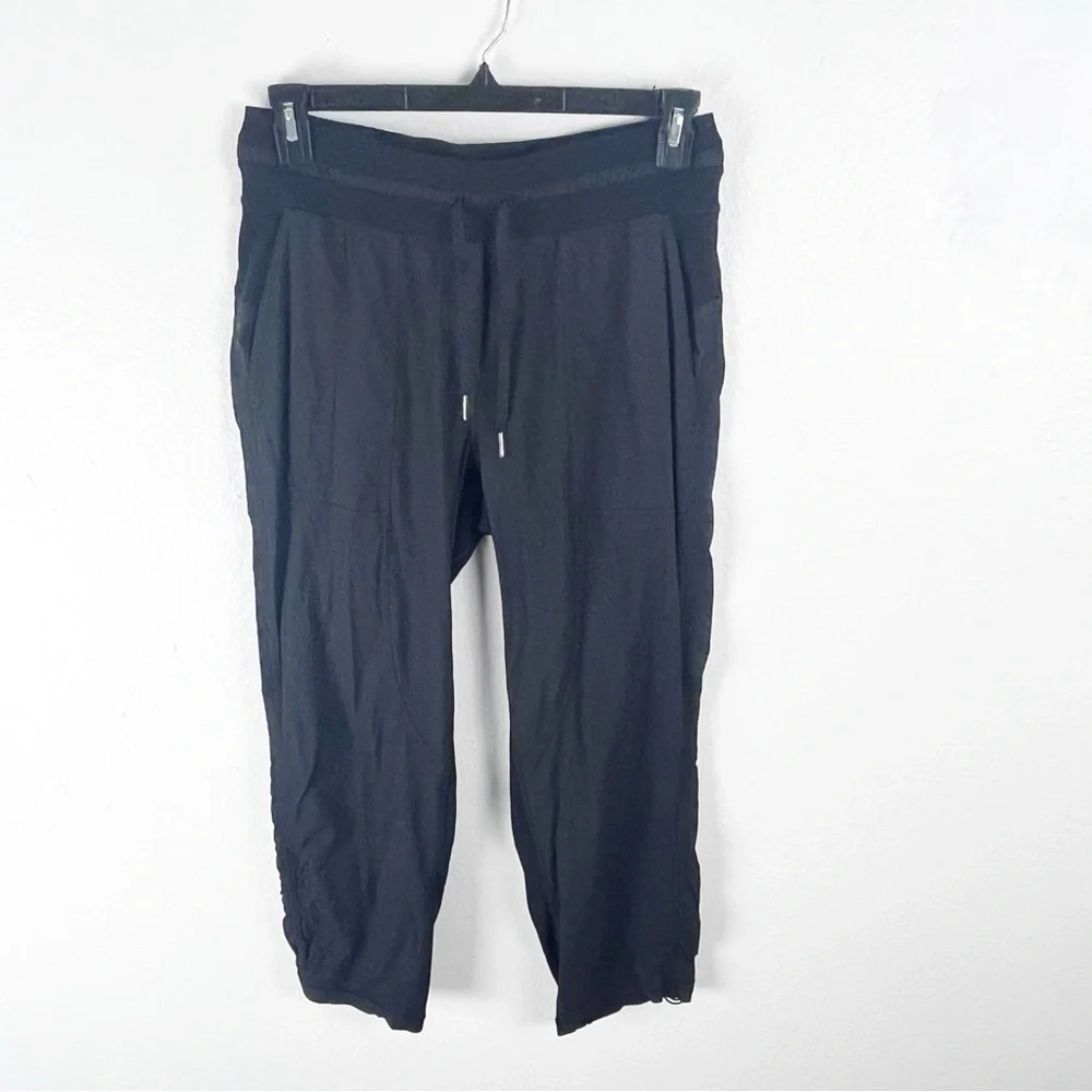 LULULEMON Black Dance Studio Secure Pockets Drawstring Waist Crop Pants Size 8